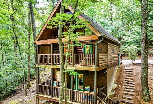 Exterior - Cozy Mountain Retreat 5 Min from Smokies Entrance. (Sevierville)