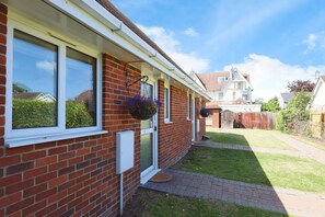 Exterior - Birdham Four - sleeps 4 guests  in 2 bedrooms (Bembridge)