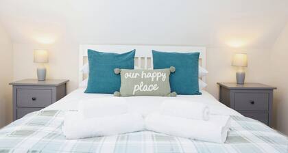 Birdham Four - sleeps 4 guests in 2 bedrooms