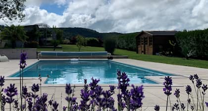 Cottage au coeur du Pays des Lacs du Jura - Piscine-SPA-SAUNA - 10 personnes