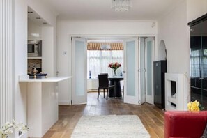 Interior - Tudor house · Kingston luxury 5 bed villa (Kingston-upon-Thames)