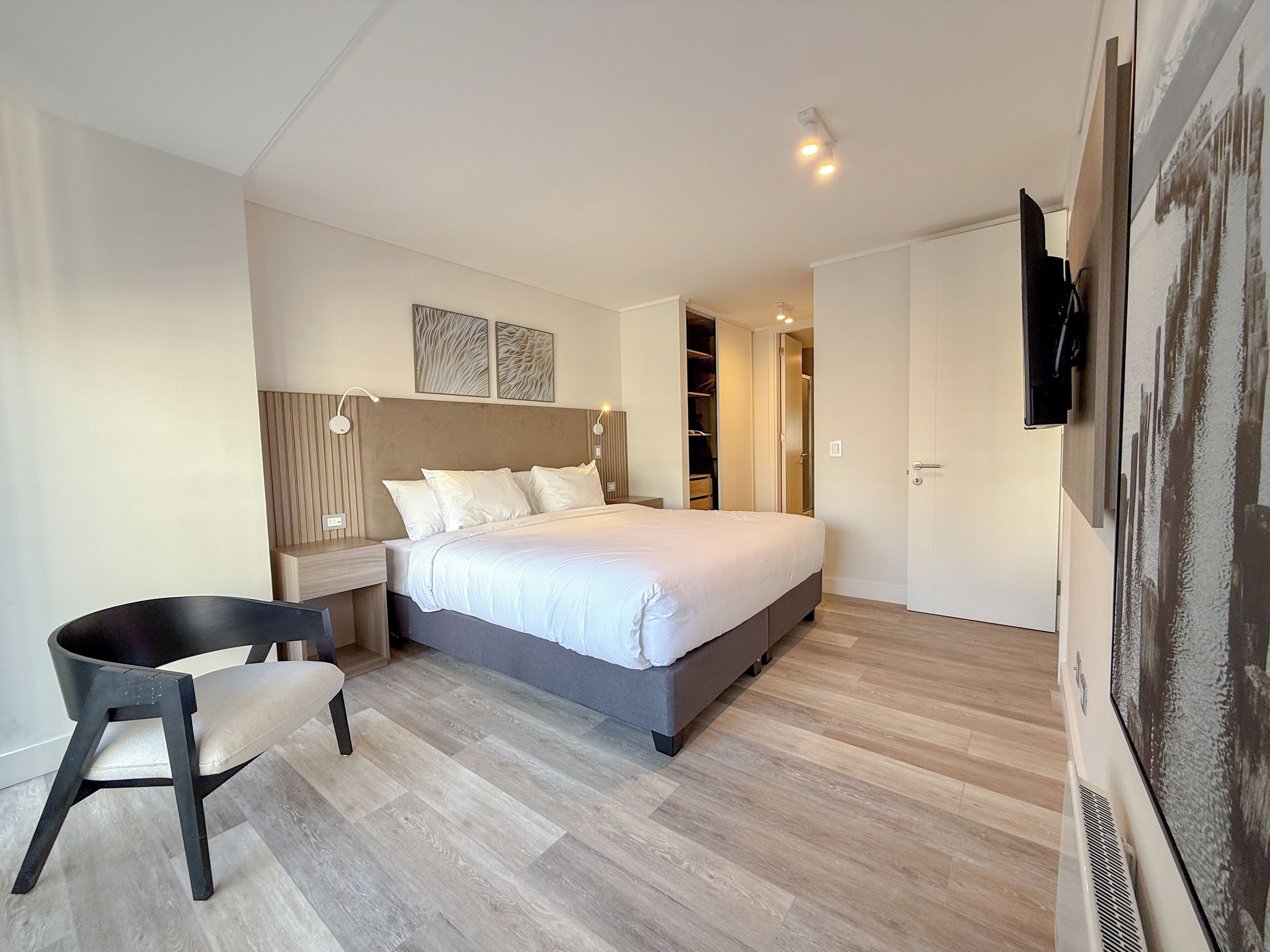 In-room safe, desk, laptop workspace, soundproofing