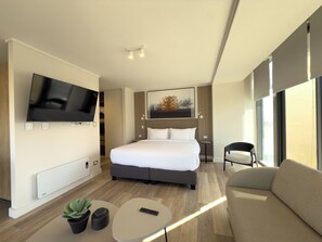 Appartement Supérieur, 1 très grand lit et 1 canapé-lit, balcon, vue montagne
