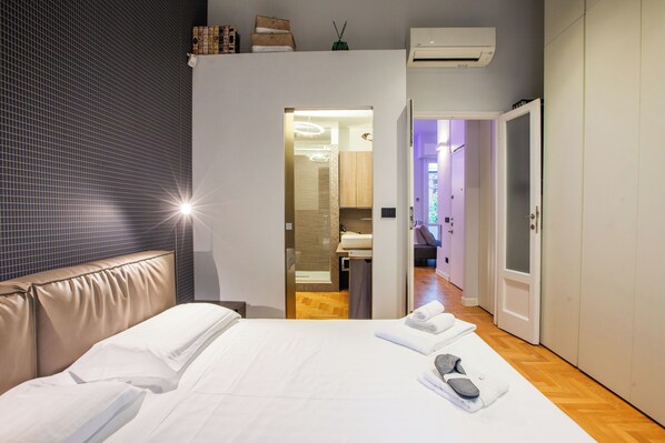 1 bedroom, in-room safe, iron/ironing board, free WiFi - Home Boutique with Courtyard-Design&Fashion District (Milano)