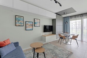 Classic Apartment, Courtyard View | Living room