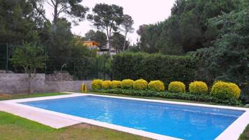 Casa, 4 habitaciones, terraza | Piscina