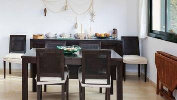 House, 4 Bedrooms, Terrace | Dining room