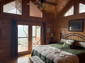 3 bedrooms, desk, iron/ironing board, WiFi