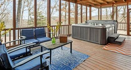 Large Cozy Hillside Cabin near Lost River - 3 Bed/Bath, Hot Tub, Sprawling Decks