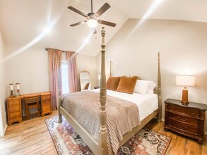 3 bedrooms, desk, iron/ironing board, travel crib