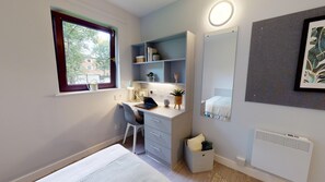 Single Room, Non Smoking | Blackout drapes, free WiFi, bed sheets