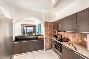 Fridge, microwave, oven, dishwasher