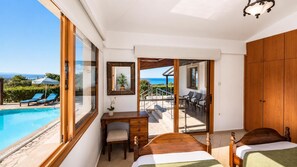 4 chambres, fer et planche à repasser, Wi-Fi, literie fournie