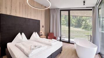 Luxury Chalet, Mountain View | 6 bedrooms, in-room safe, blackout drapes, soundproofing