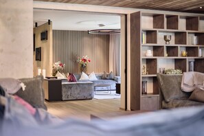 Flat-screen TV, fireplace - Chalet White Pearl by MYALPS (Soelden)