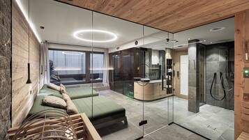 Sauna, steam room