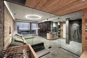 Sauna, steam room