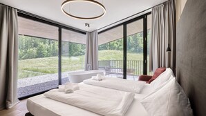 ラグジュアリー シャレー マウンテンビュー | 6 室のベッドルーム、セーフティボックス (室内)、遮光カーテン、防音設備