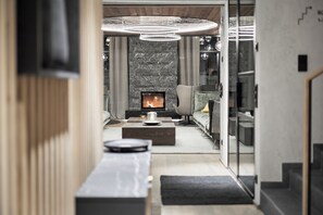Flat-screen TV, fireplace - Chalet White Pearl by MYALPS (Soelden)