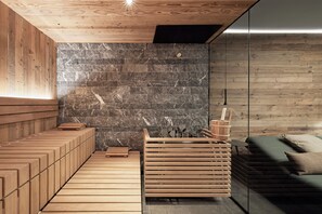 Sauna, steam room