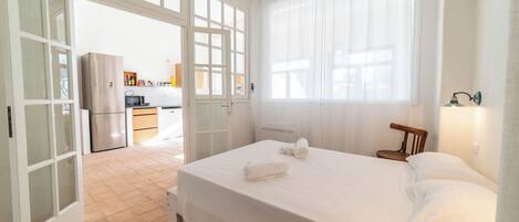 2 dormitorios, tabla de planchar con plancha, wifi gratis y ropa de cama