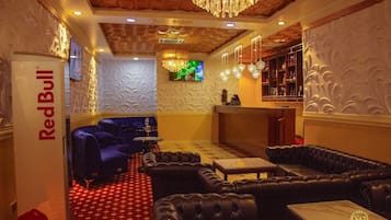 2 bars/lounges, poolside bar