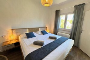 1 bedroom, iron/ironing board, WiFi, bed sheets - Vila Vera Seafront Apartment with Balcony (Sumartin)