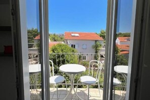 Interior - Vila Vera Seafront Apartment with Balcony (Sumartin)