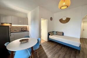 Interior - Vila Vera Seafront Apartment with Sea View (Sumartin)