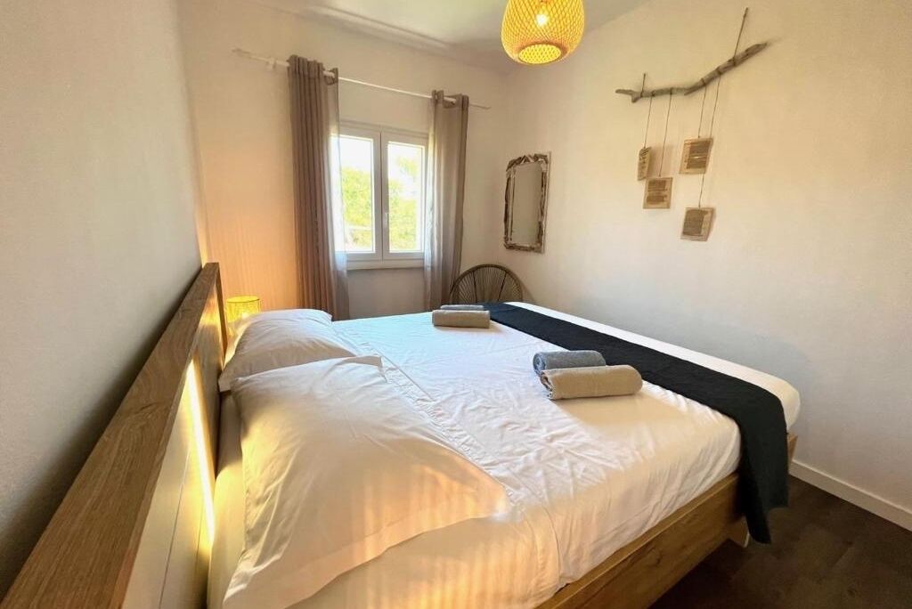 1 soverom, strykejern/-brett, wi-fi og sengetøy