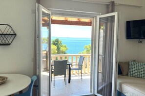 Interior - Vila Vera Seafront Apartment with Sea View (Sumartin)