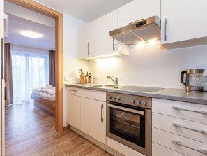 Classic Apartment, Balcony, Mountain View | Private kitchen