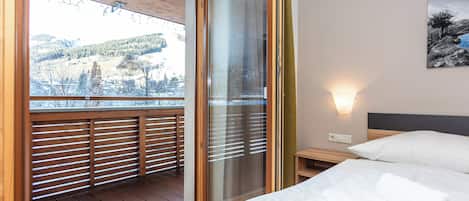 Classic Apartment, Balcony, Mountain View | Balcony