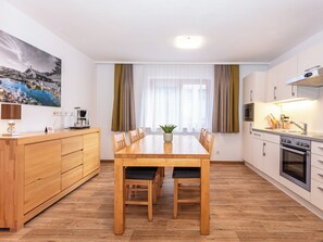 Lägenhet Superior - balkong - utsikt mot bergen | Skrivbord, arbetsyta för laptop, mörkläggningsgardiner och ljudisolering