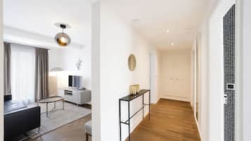 Two Bedroom Grand, Balcony, Kitchen -Standard | Living area
