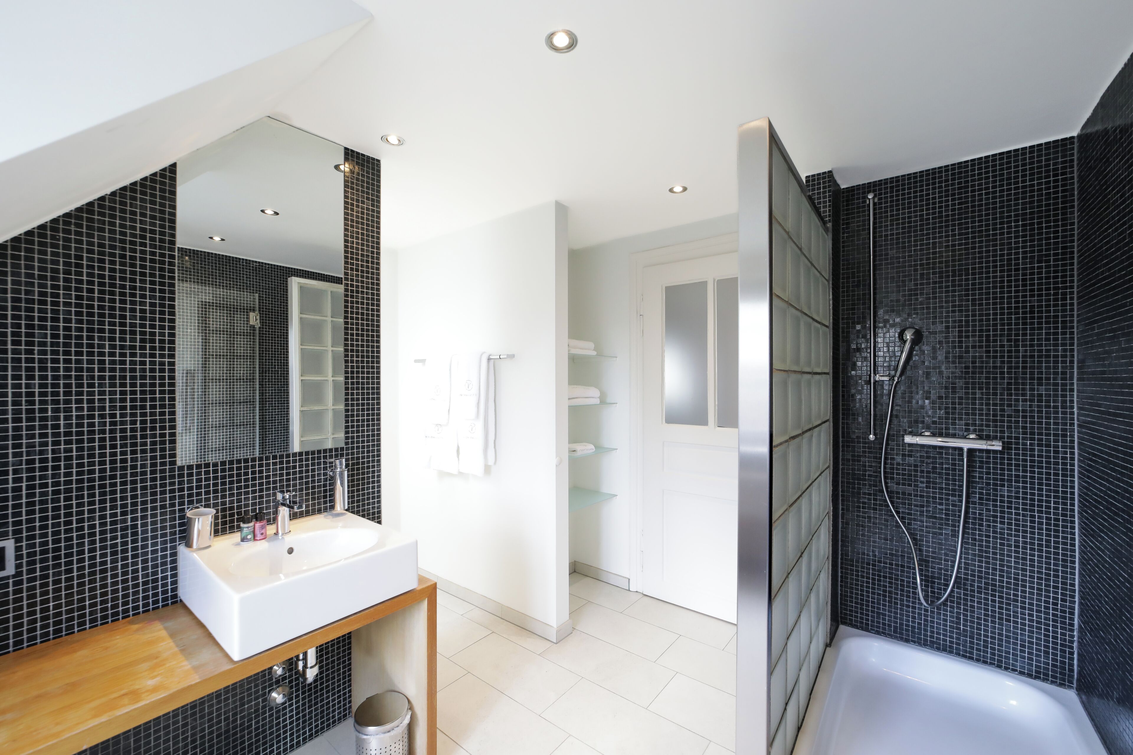 Two Bedroom Grand, Balcony, Kitchen -Standard | Bathroom