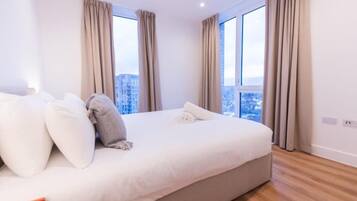 Apartment, 3 Bedrooms, Non Smoking | Blackout curtains, free WiFi