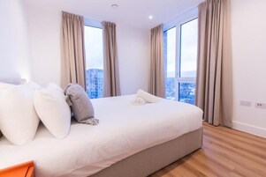 Apartment, 3 Bedrooms, Non Smoking | Blackout drapes, free WiFi