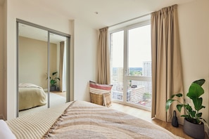Apartment, 3 Bedrooms, Non Smoking | Blackout curtains, free WiFi - The Blossoms (Croydon)