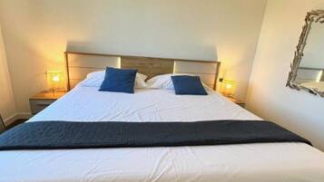 2 bedrooms, iron/ironing board, WiFi, bed sheets