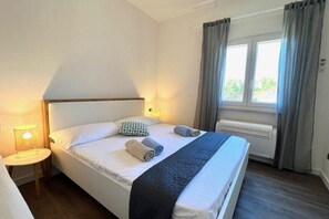 2 slaapkamers, een strijkplank/strijkijzer, wifi, beddengoed