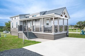 المنشأة من الخارج