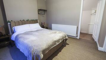 4 bedrooms, WiFi, bed sheets