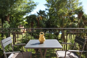 Coffres-forts dans les chambres, ameublement personnalisé, bureau