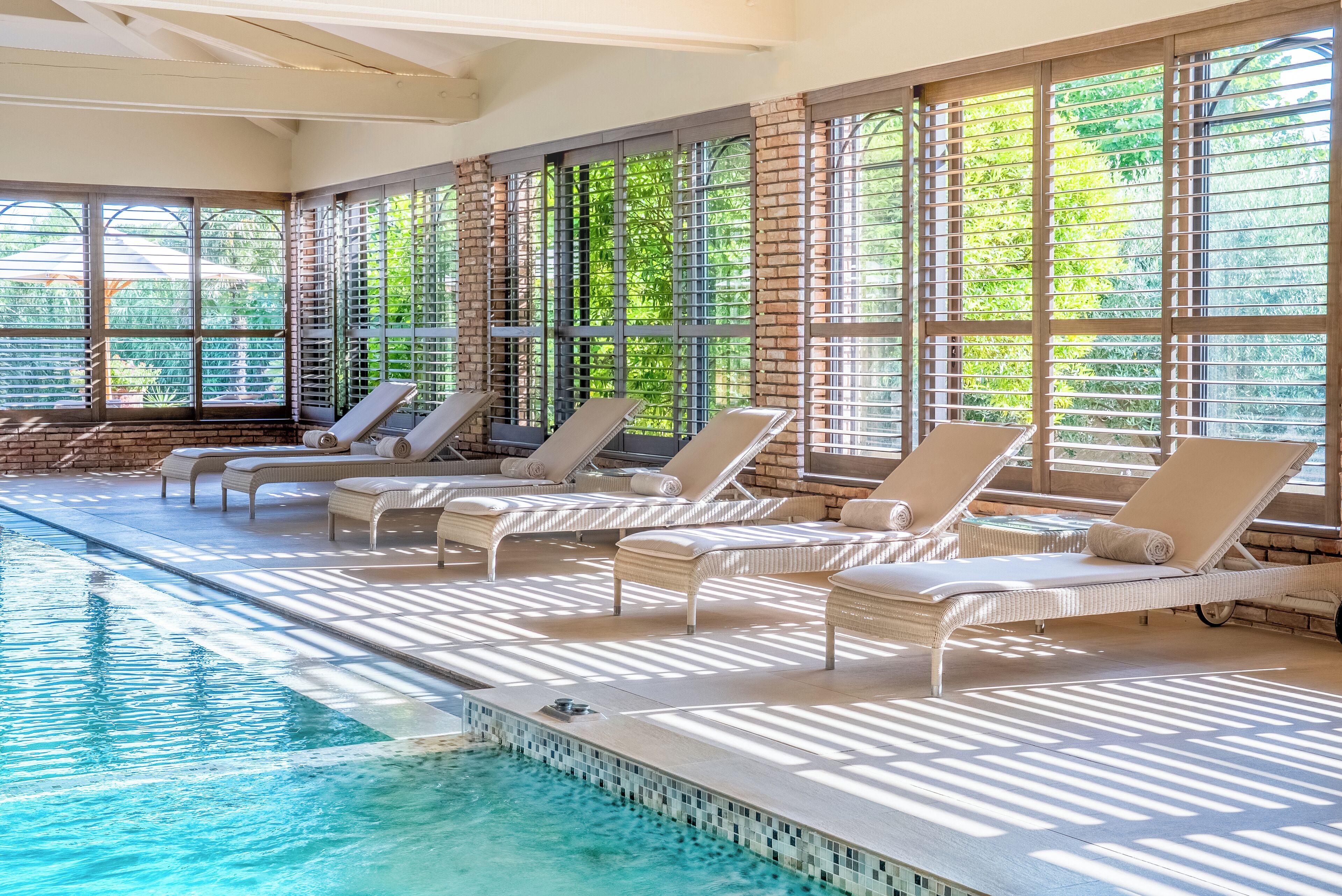 من حمّامات السباحة المغطاة، حمّام سباحة خارجي موسمي