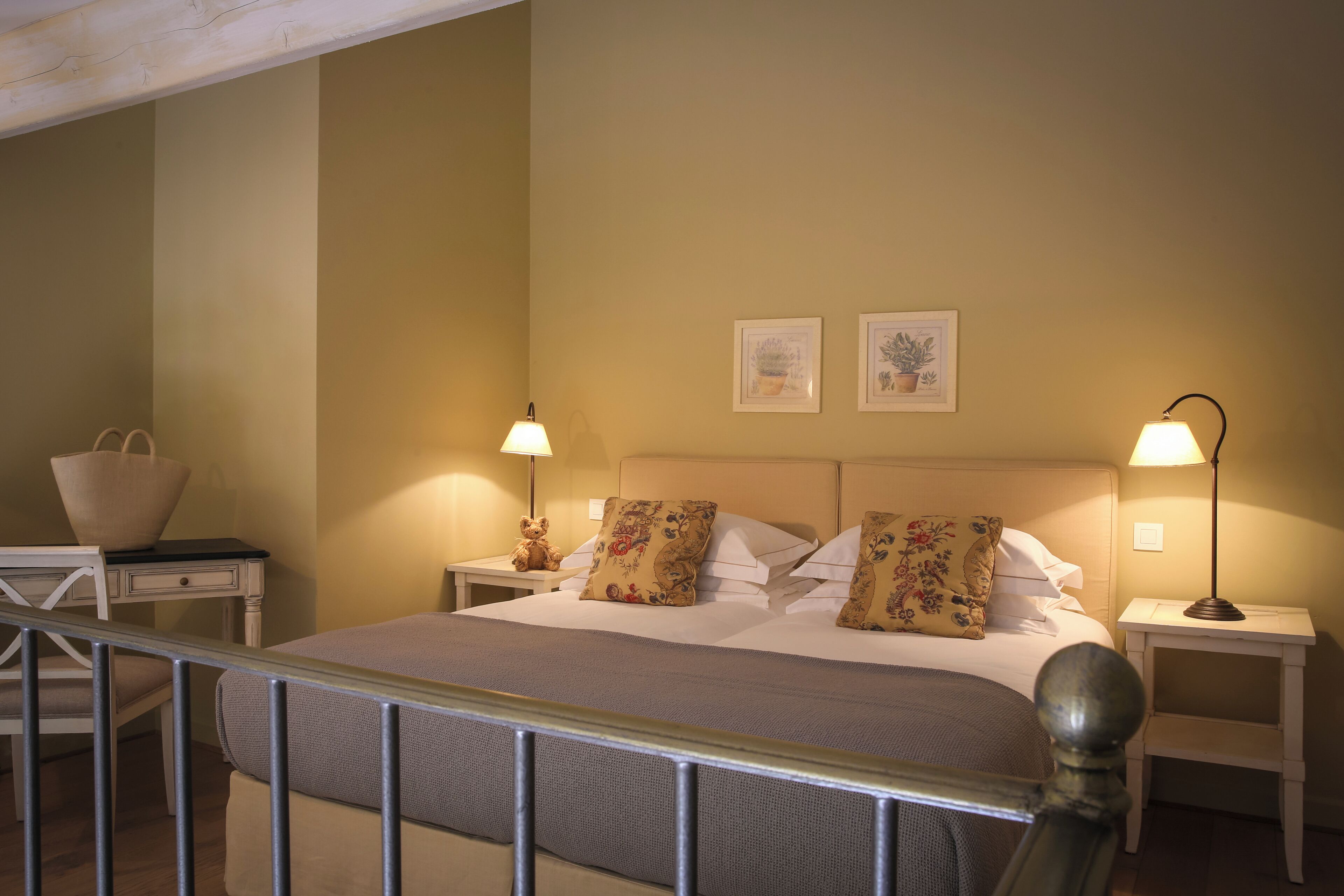 In-room safe, individually furnished, desk, laptop workspace