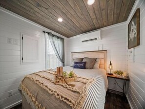 2 室のベッドルーム、WiFi (無料)、ベッドシーツ