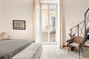 1 bedroom, iron/ironing board, WiFi, bed sheets - Green Chiaia three (Napoli)
