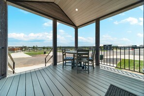 Outdoor dining - The Grape Escape - 138 (Fredericksburg)