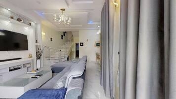 Economy Apartment, Balcony, City View | Living area